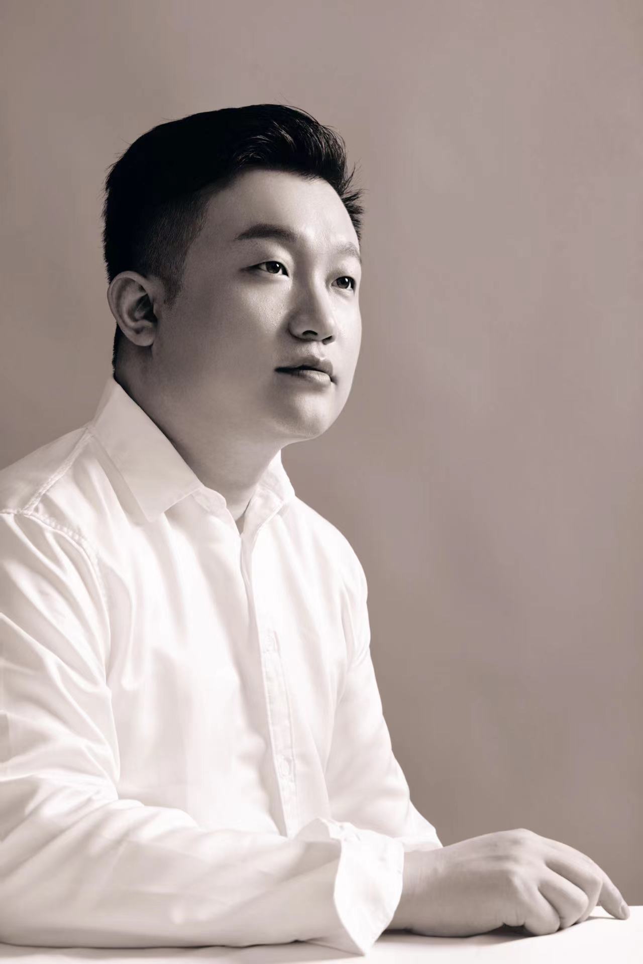 丁君杰-首席設(shè)計(jì)師-幟境墅裝-高端定制墅裝品牌